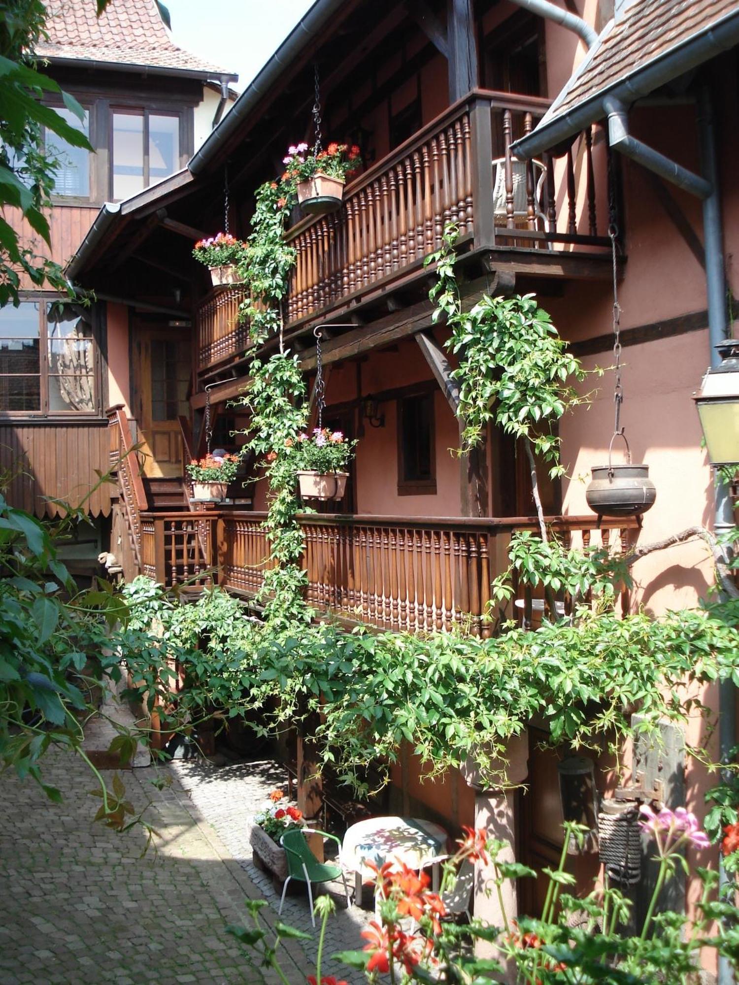 Hotel De L'Ange Niedermorschwihr Exterior foto